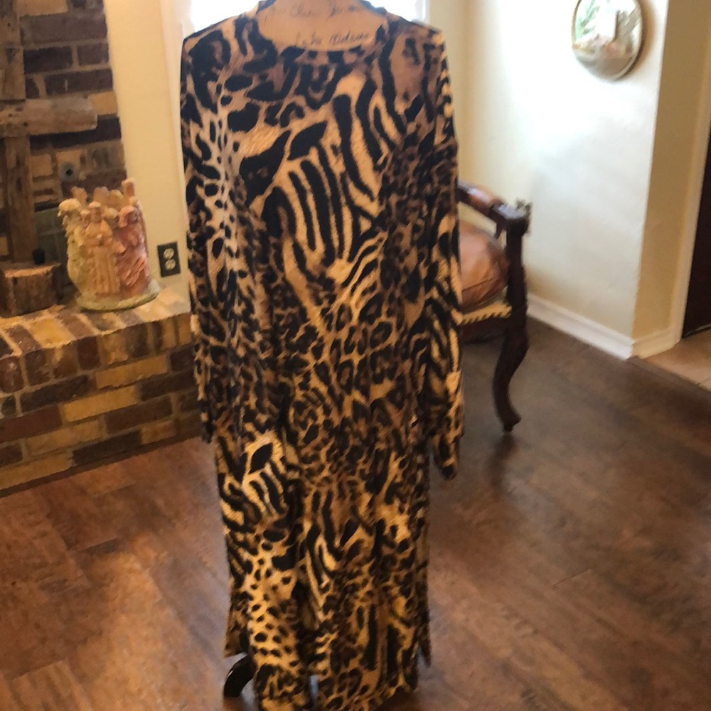 Bold& Sassy Coldesina-XL/1X. Maxi loose shift dress! Fabric is gorgeous & style!